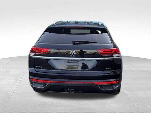 Used 2023 Volkswagen Atlas Cross Sport SE w/ Black Wheel Package AWD/4WD image 4