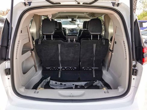 Certified 2023 Chrysler Pacifica Touring-L FWD image 25