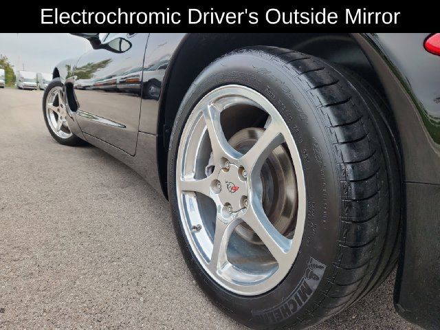 Used 2001 Chevrolet Corvette Convertible w/ Preferred Equipment Group2 RWD image 18