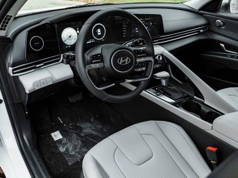 New 2026 Hyundai Elantra Limited FWD image 8