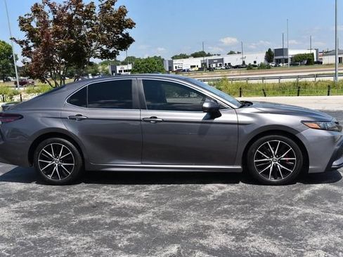 Used 2021 Toyota Camry SE FWD image 5