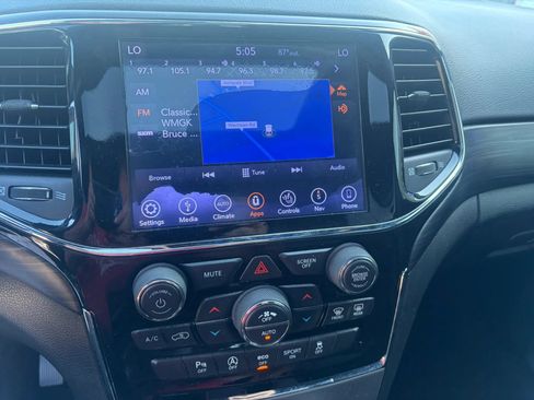 Used 2019 Jeep Grand Cherokee Altitude AWD/4WD image 37