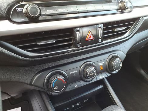 Certified 2021 Kia Forte LXS image 12