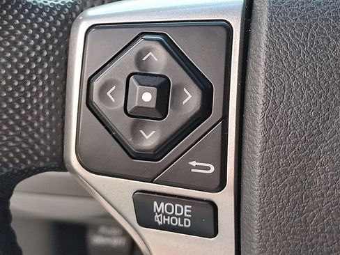 Used 2015 Toyota Tacoma 4x4 Double Cab w/ SR5 Package image 21