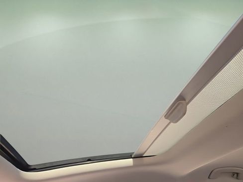 Used 2024 Volkswagen Jetta SE w/ Panoramic Sunroof Package image 24