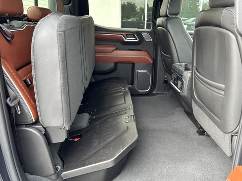 Certified 2023 GMC Sierra 1500 Denali Ultimate AWD/4WD image 17