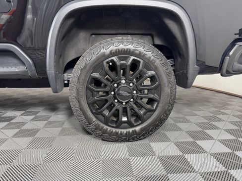 Used 2024 Chevrolet Silverado 2500 High Country w/ High Country Premium Package AWD/4WD image 13