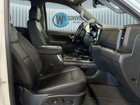 Used 2022 Chevrolet Silverado 1500 LTZ w/ Z71 Off-Road Package image 6