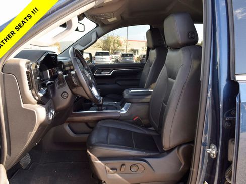 Used 2022 GMC Sierra 1500 SLT w/ SLT Convenience Package image 3