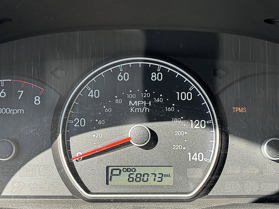 Used 2010 Hyundai Elantra GLS FWD image 8