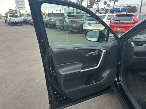 Used 2021 Toyota RAV4 XLE w/ Convenience Package image 20