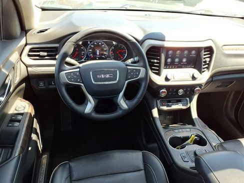 Used 2021 GMC Acadia Denali w/ Denali Technology Package image 9
