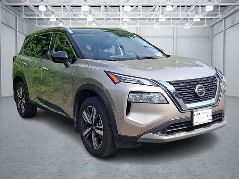 Used 2021 Nissan Rogue SL w/ Premium Package AWD/4WD image 3