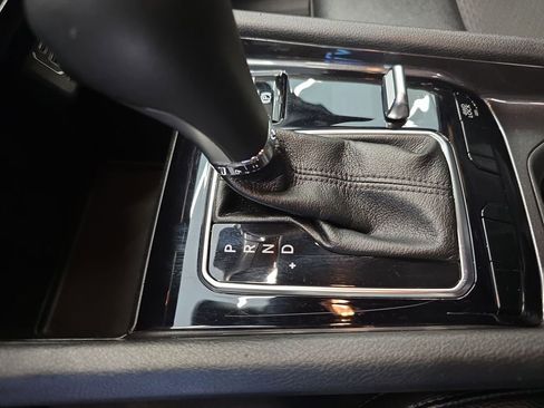 Used 2024 Jeep Compass Latitude image 29