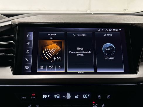 Used 2023 Audi Q4 e-tron Premium w/ Convenience Package image 31