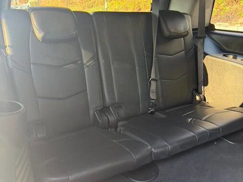 Used 2018 Cadillac Escalade Luxury image 22