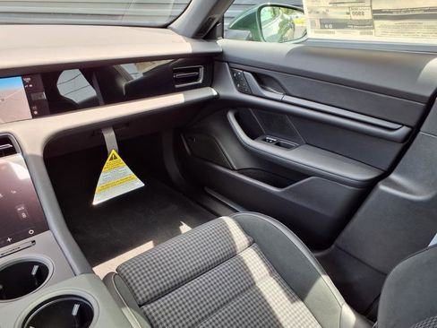 New 2025 Porsche Taycan image 25