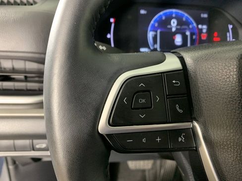 Used 2025 Toyota Grand Highlander AWD image 21