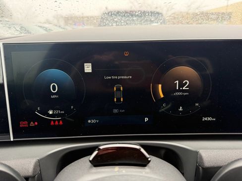 Used 2025 Hyundai Santa Cruz Limited image 10