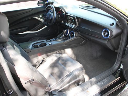 Used 2017 Chevrolet Camaro SS image 13