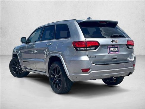 Used 2018 Jeep Grand Cherokee Altitude AWD/4WD image 13