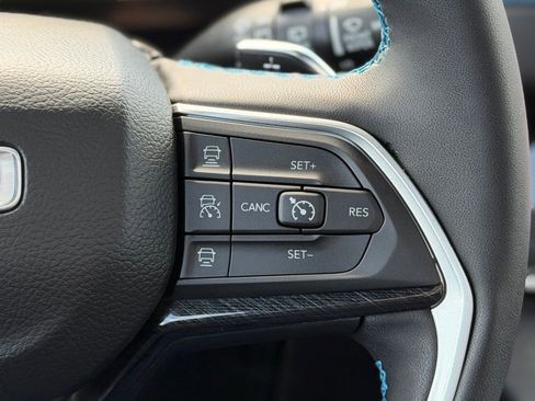 Used 2024 Jeep Grand Cherokee Trailhawk AWD/4WD image 12