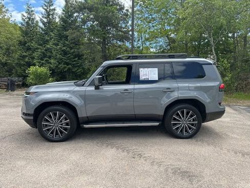 Used 2024 Lexus GX 550 w/ Accessory Package (31) image 2