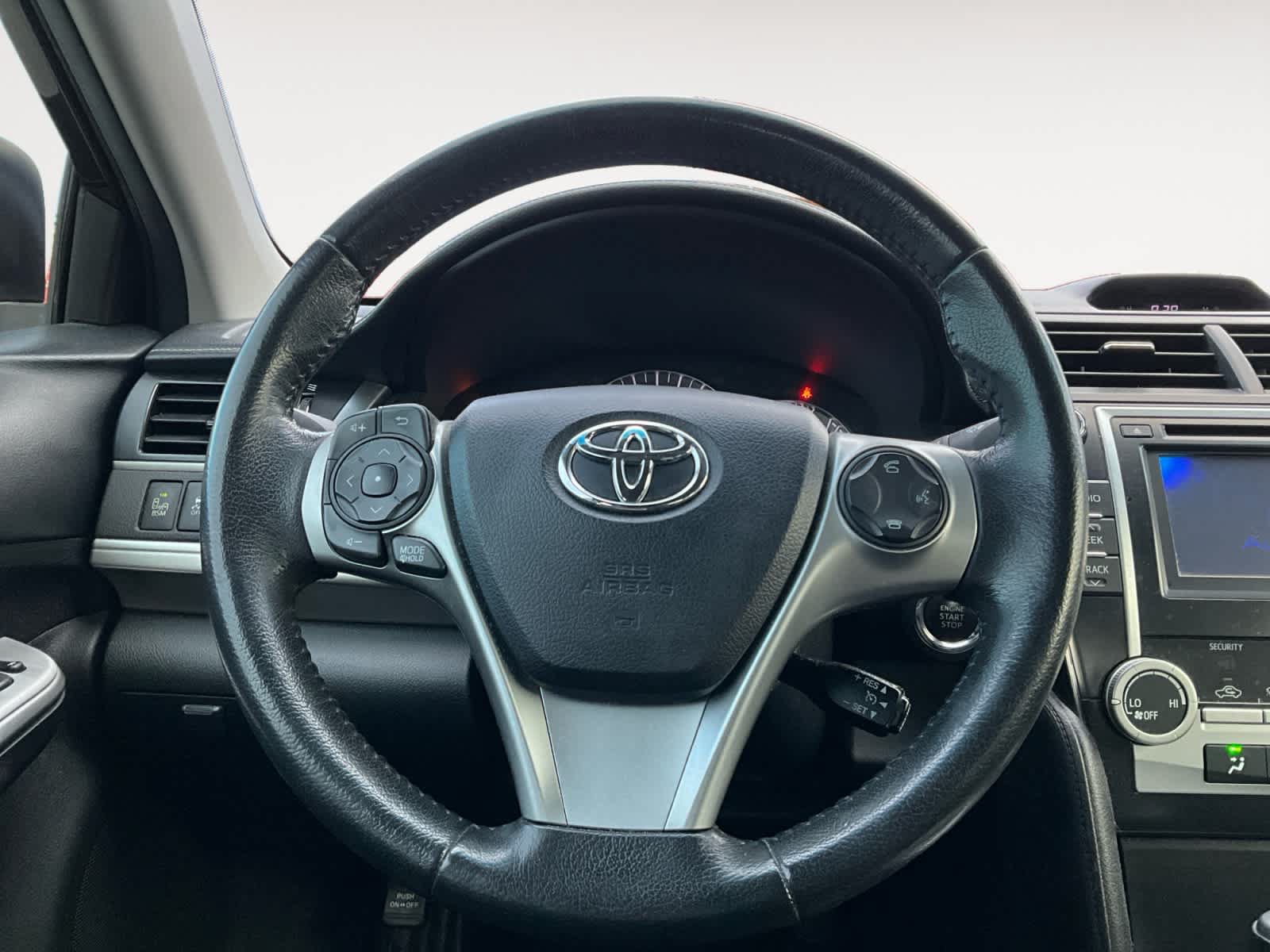 Used 2013 Toyota Camry SE w/ Leather Pkg FWD image 12