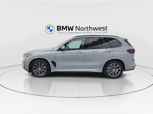 New 2026 BMW X5 xDrive50e w/ Executive Package AWD/4WD image 11