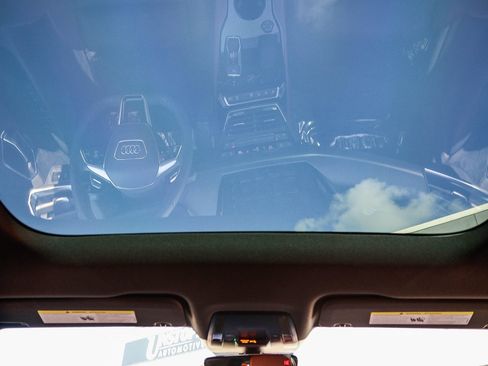 Used 2022 Audi e-tron GT Prestige w/ Prestige Package image 17