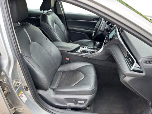 Used 2018 Toyota Camry XSE FWD image 25