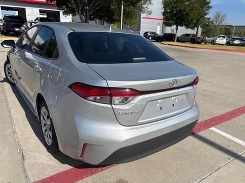 Used 2025 Toyota Corolla LE w/ Convenience Package FWD image 4