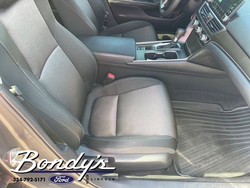 Used 2018 Honda Accord LX image 22