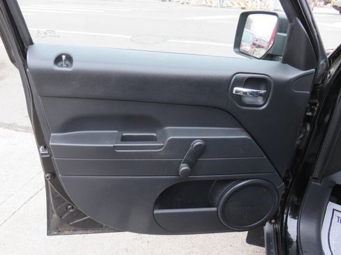 Used 2014 Jeep Patriot Sport image 23