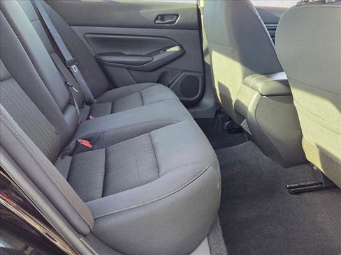 Used 2024 Nissan Altima 2.5 SV image 19