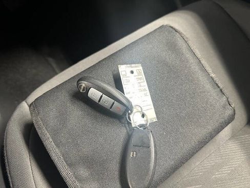 Used 2022 Nissan Frontier S w/ Technology Package image 19