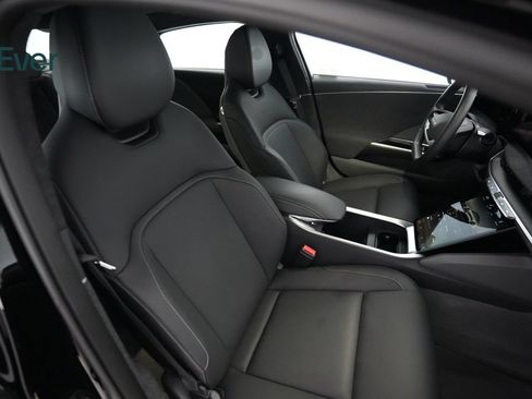 Used 2024 Lucid Air Touring AWD/4WD image 21