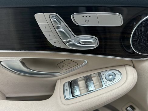 Used 2021 Mercedes-Benz GLC 300 4MATIC image 12