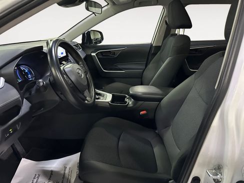 Used 2024 Toyota RAV4 LE image 13