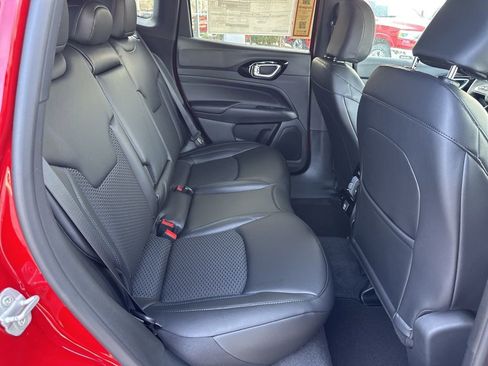 New 2026 Jeep Compass Latitude image 40