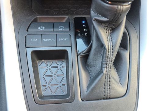 Used 2024 Toyota RAV4 XLE image 27