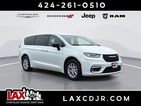 New 2026 Chrysler Pacifica Select FWD image 1