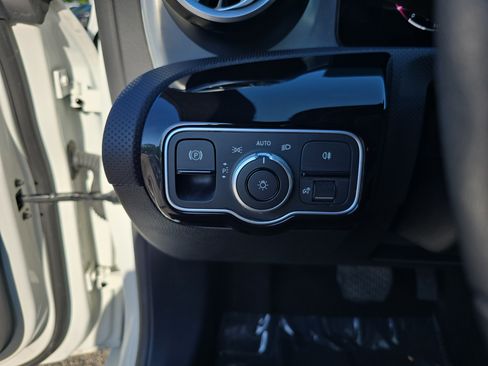 Used 2025 Mercedes-Benz CLA 250 image 22