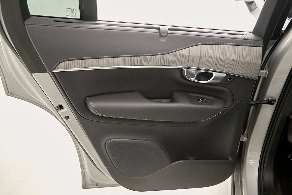 Certified 2024 Volvo XC90 T8 Ultimate w/ Protection Package Premier AWD/4WD image 21