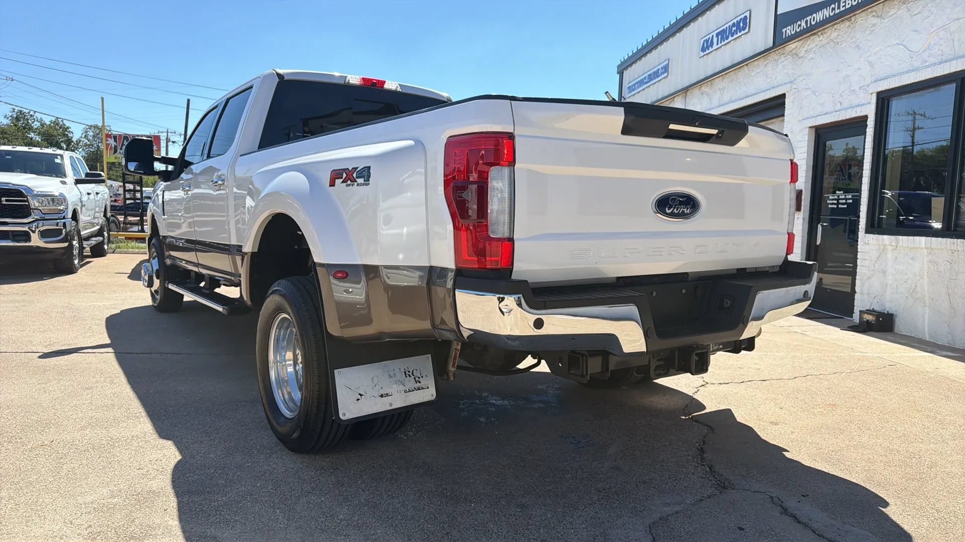 Used 2017 Ford F350 Lariat w/ Lariat Ultimate Package AWD/4WD image 2