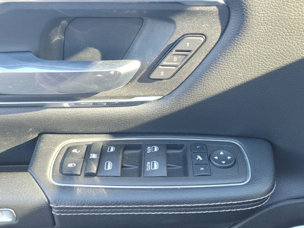 Used 2023 RAM 1500 Laramie AWD/4WD image 34