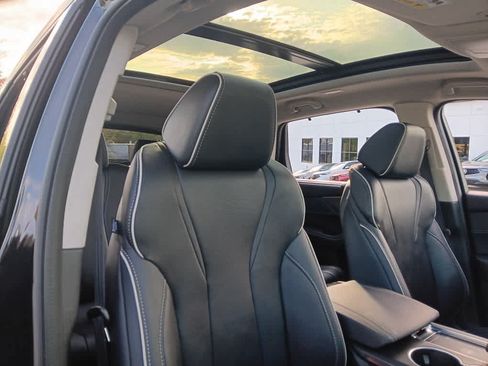 Used 2023 Acura MDX SH-AWD w/ Advance Package image 19