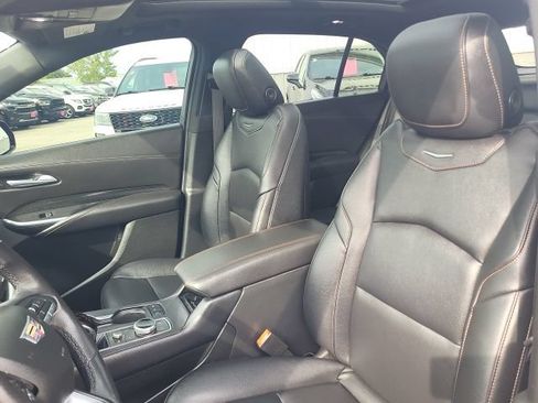 Used 2023 Cadillac XT4 Sport w/ Technology Package AWD/4WD image 7