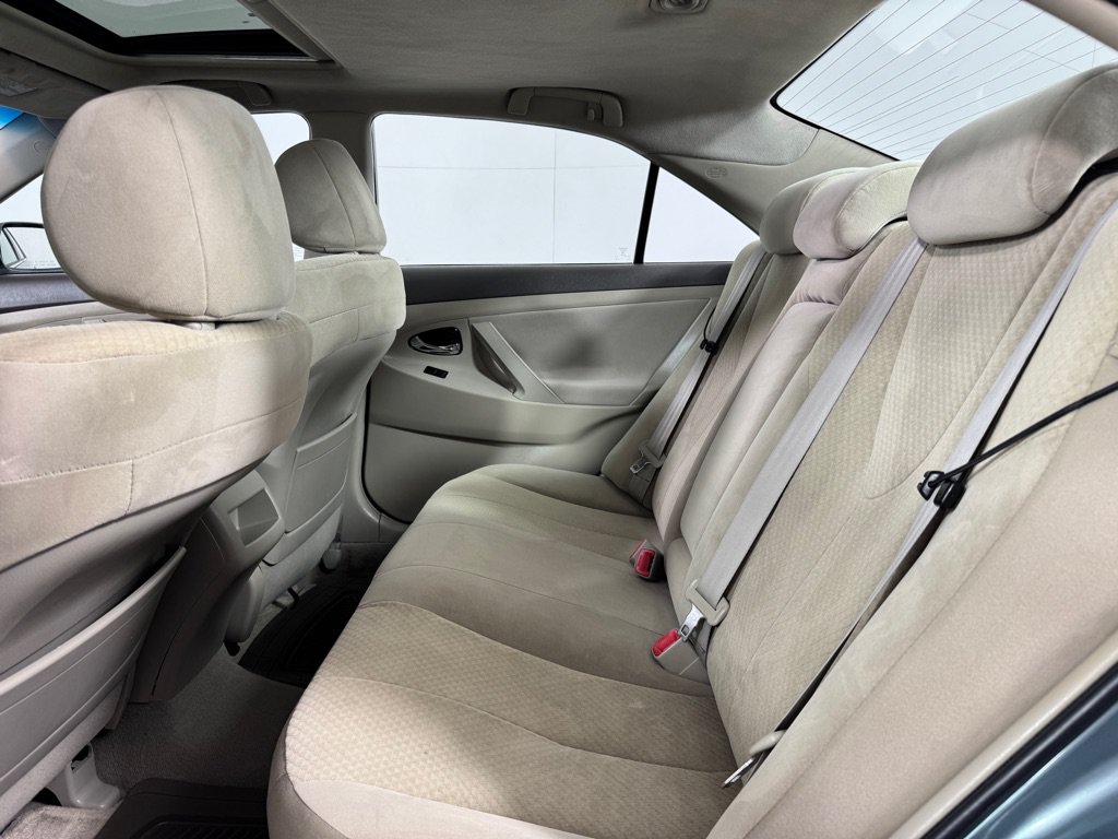 Used 2007 Toyota Camry LE FWD image 19