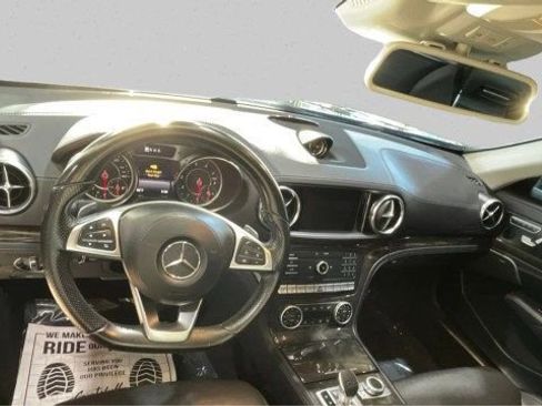Used 2018 Mercedes-Benz SL 550 image 13